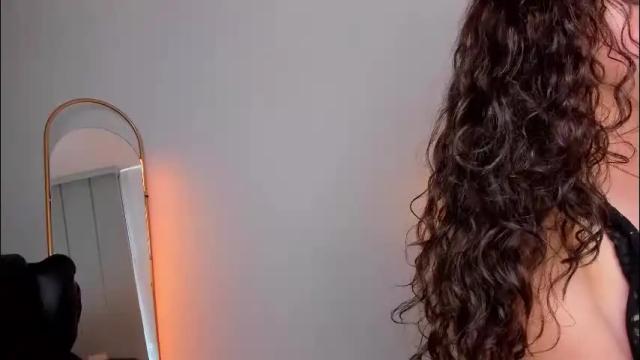 Image 11 of cassandra_caiin Stream on Chaturbate on 1 month ago