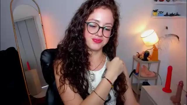 Image 12 of cassandra_caiin Stream on Chaturbate on 1 month ago