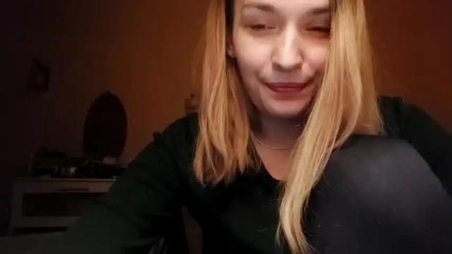 Image 11 of cassandratate Stream on Chaturbate on 16 months ago