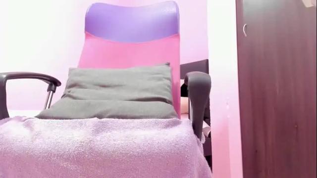 Image 2 of cassie_doll_squirt Stream on Chaturbate on 1 month ago