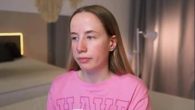 Image 4 of cassie_kelman Stream on Chaturbate on 20 days ago