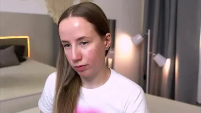 Image 4 of cassie_kelman Stream on Chaturbate on 24 days ago