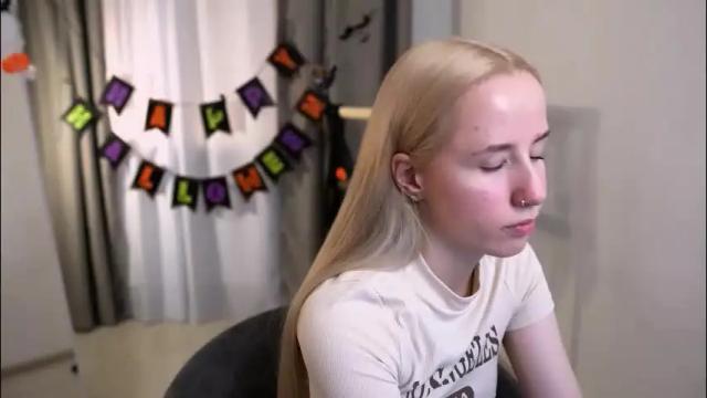 Image 6 of cassie_kelman Stream on Chaturbate on 18 hours ago