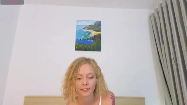 Image 6 of cassie_moor Stream on Chaturbate on 27 days ago