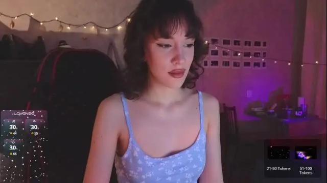 Image 2 of cassiecurl Stream on Chaturbate on 1 month ago
