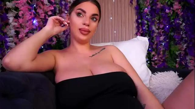Image 2 of cassielopez Stream on Chaturbate on 6 months ago