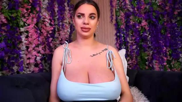 Image 2 of cassielopez Stream on Chaturbate on 6 months ago