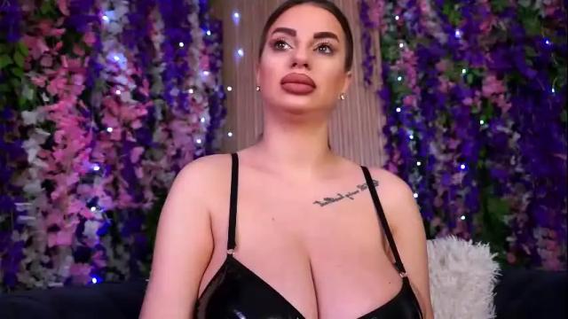 Image 3 of cassielopez Stream on Chaturbate on 5 months ago