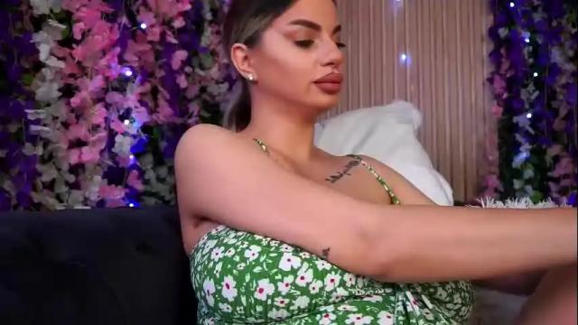 Image 6 of cassielopez Stream on Chaturbate on 5 months ago