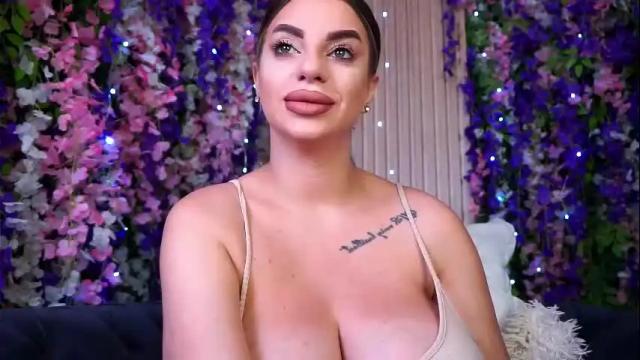 Image 11 of cassielopez Stream on Chaturbate on 5 months ago