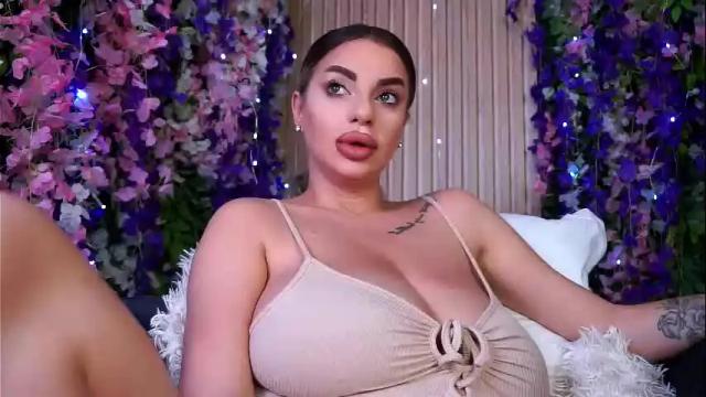 Image 2 of cassielopez Stream on Chaturbate on 5 months ago