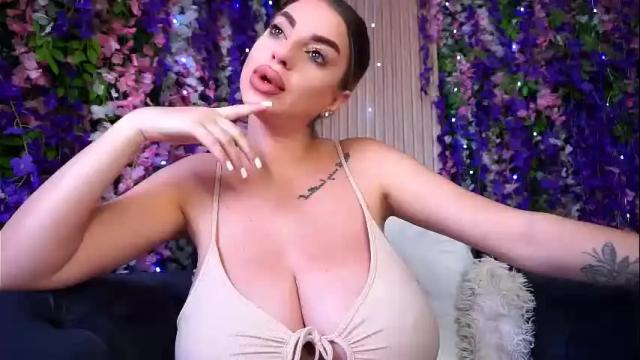 Image 6 of cassielopez Stream on Chaturbate on 5 months ago