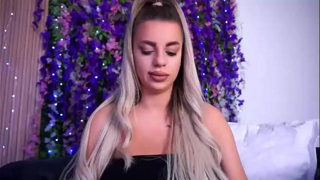 Image 10 of cassielopez Stream on Chaturbate on 5 months ago