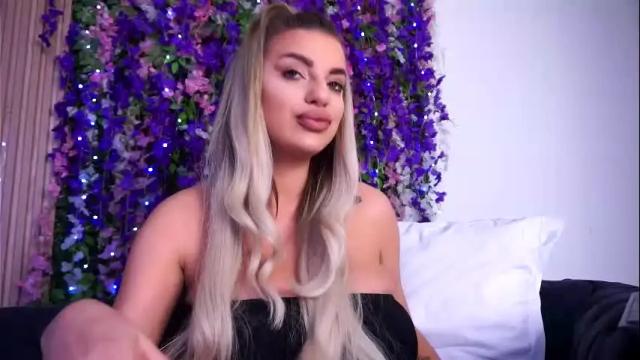 Image 3 of cassielopez Stream on Chaturbate on 5 months ago