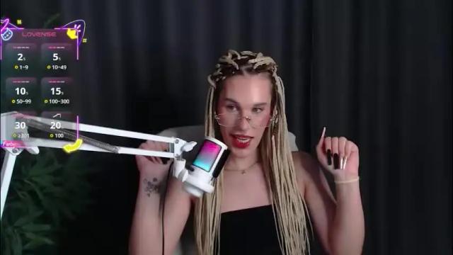 Image 7 of cassiemich Stream on Chaturbate on 1 month ago