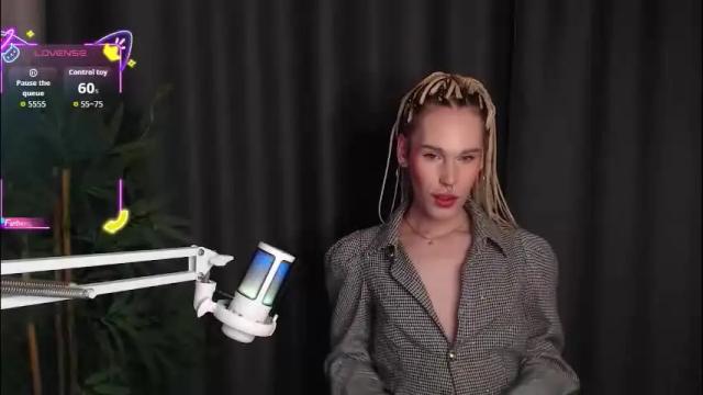 Image 2 of cassiemich Stream on Chaturbate on 1 month ago