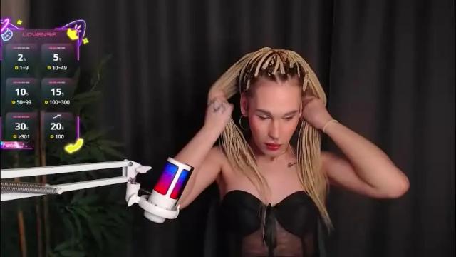 Image 6 of cassiemich Stream on Chaturbate on 1 month ago