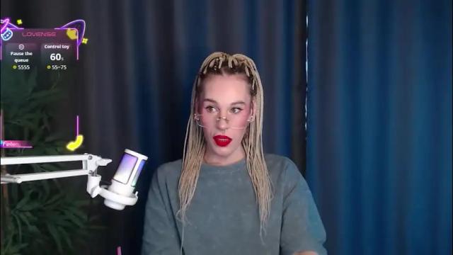 Image 3 of cassiemich Stream on Chaturbate on 1 month ago