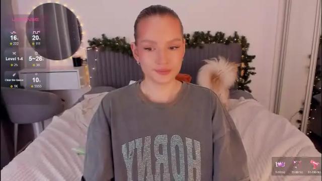 Image 2 of cassietyler Stream on Chaturbate on 15 days ago