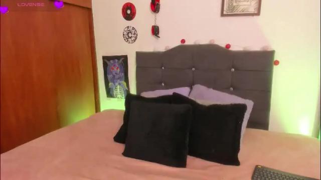 Image 3 of cata_greenn Stream on Chaturbate on 2 months ago