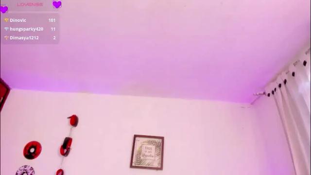 Image 2 of cata_greenn Stream on Chaturbate on 1 month ago