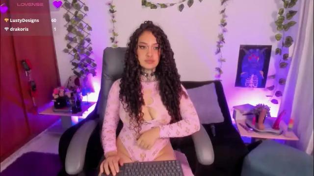 Image 10 of cata_greenn Stream on Chaturbate on 1 month ago