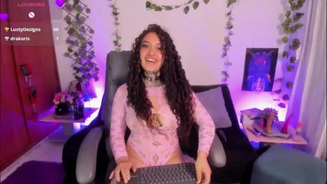 Image 8 of cata_greenn Stream on Chaturbate on 1 month ago