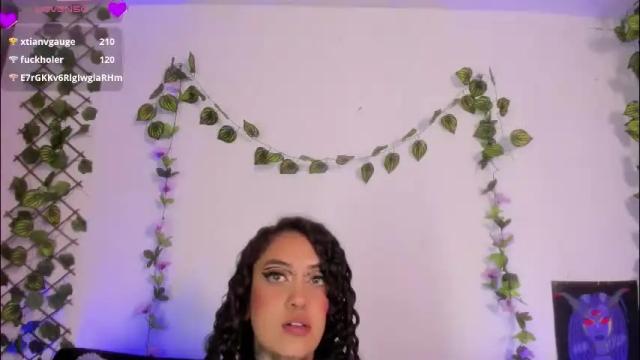 Image 10 of cata_greenn Stream on Chaturbate on 1 month ago