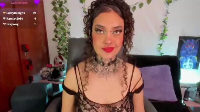 Image 2 of cata_greenn Stream on Chaturbate on 1 month ago