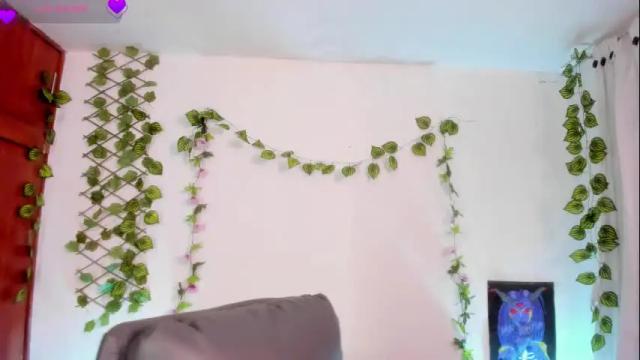 Image 3 of cata_greenn Stream on Chaturbate on 28 days ago