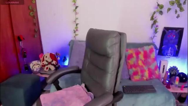 Image 3 of cata_greenn Stream on Chaturbate on 22 days ago