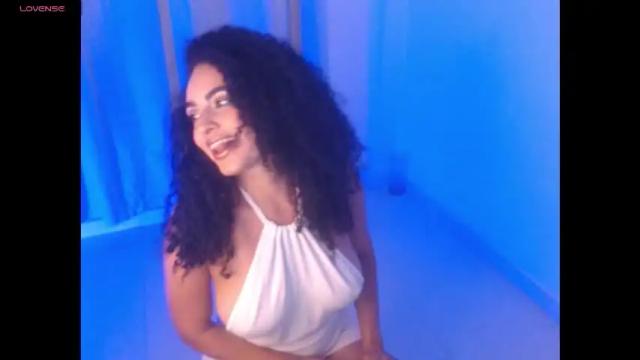 Image 4 of cataleyamiller1 Stream on Chaturbate on 3 months ago