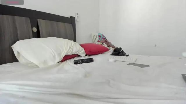 Image 2 of cataleyavives Stream on Chaturbate on 2 days ago