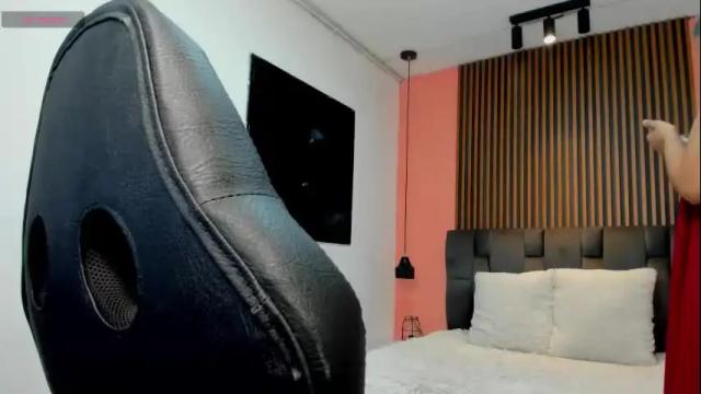 Image 4 of catalina_clark Stream on Chaturbate on 1 month ago