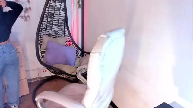 Image 2 of catalina_naughtyy Stream on Chaturbate on 8 days ago