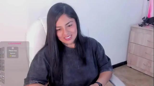 Image 3 of catalina_naughtyy Stream on Chaturbate on 1 month ago