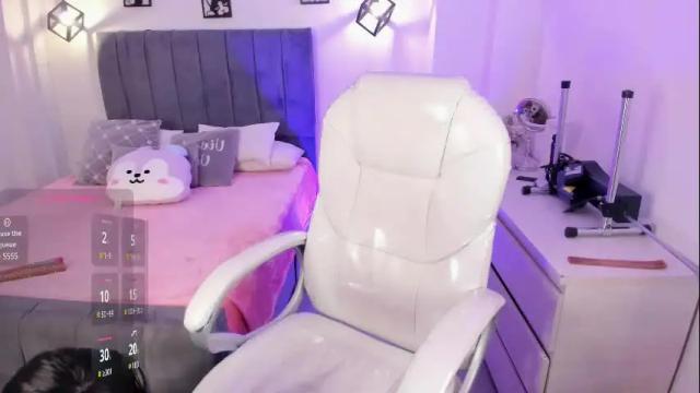 Image 12 of catalina_naughtyy Stream on Chaturbate on 1 month ago