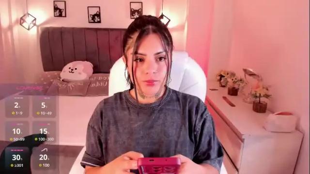 Image 4 of catalina_naughtyy Stream on Chaturbate on 1 month ago