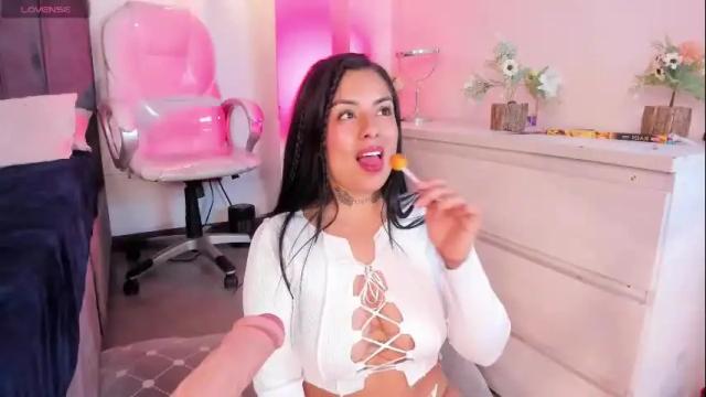 Image 12 of catalina_naughtyy Stream on Chaturbate on 22 days ago