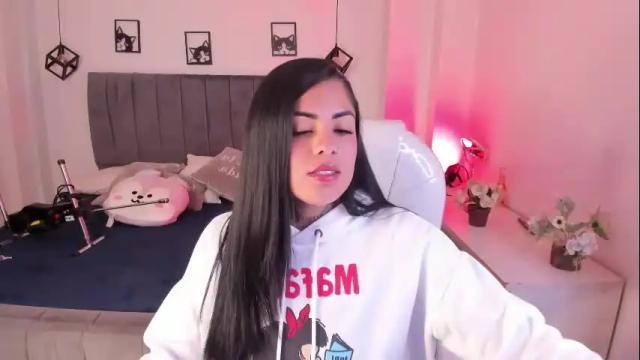 Image 4 of catalina_naughtyy Stream on Chaturbate on 15 days ago