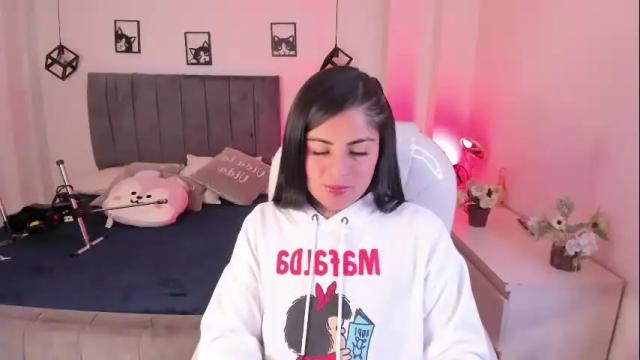 Image 8 of catalina_naughtyy Stream on Chaturbate on 15 days ago