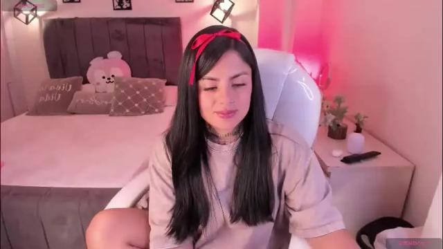 Image 12 of catalina_naughtyy Stream on Chaturbate on 1 day ago