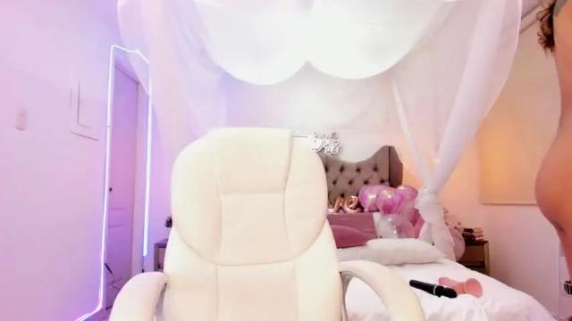 Image 2 of catalina_wills_ Stream on Chaturbate on 16 months ago