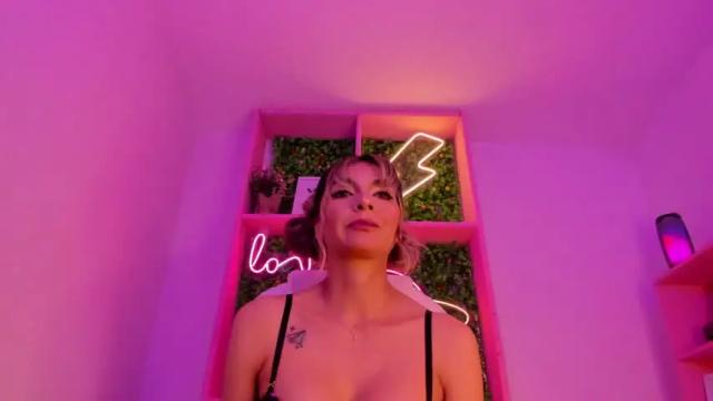 Image 10 of catalina_wills_ Stream on Chaturbate on 15 months ago