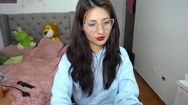 Image 4 of catalinahounn Stream on Chaturbate on 15 months ago