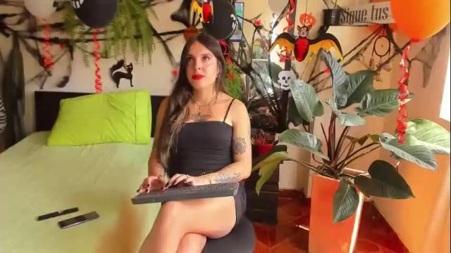 Image 3 of catalinalince Stream on Chaturbate on 1 month ago