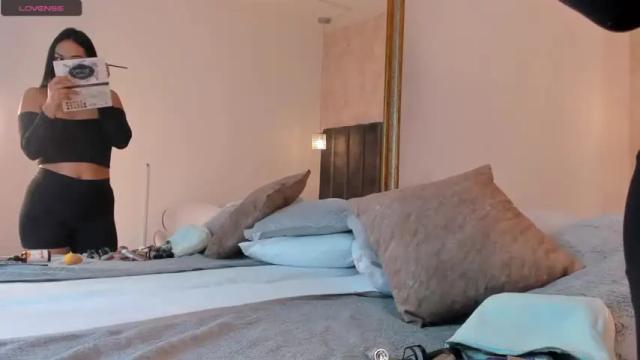 Image 3 of catalinamendes_99 Stream on Chaturbate on 16 months ago