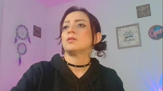 Image 3 of catalinamommyx Stream on Chaturbate on 1 month ago