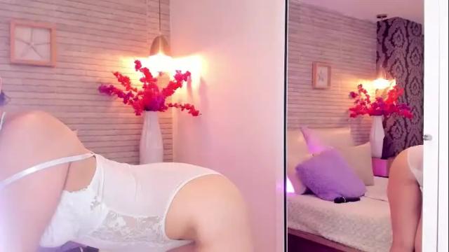 Image 6 of catalinnathompson Stream on Chaturbate on 5 months ago