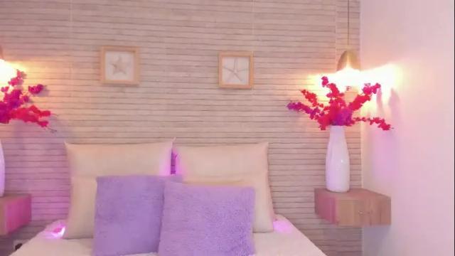 Image 8 of catalinnathompson Stream on Chaturbate on 4 months ago